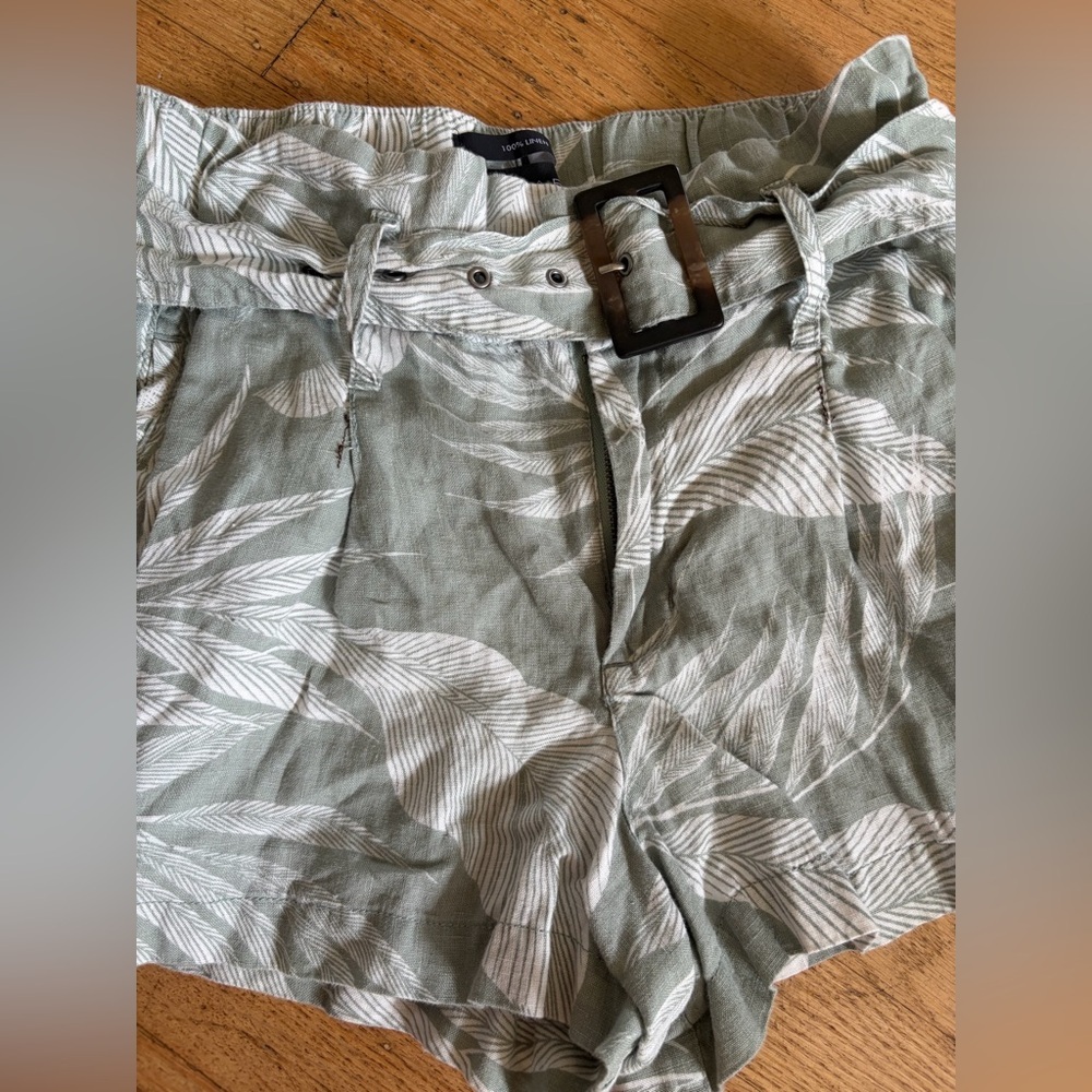 Tahari 100% linen shorts palm leaf tropical with faux turtle shell grommet belt - Picture 6 of 11